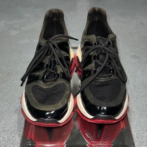 Steve Madden Maximus Black and Red w/camo accent